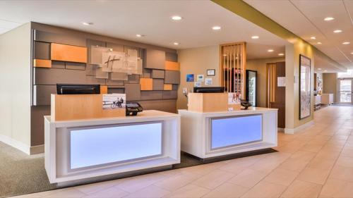 Holiday Inn Express & Suites - Parkersburg East, an IHG Hotel in Parish-Morris Subdivision, USA