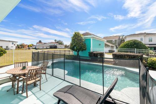 Plunge Paradise - image 4
