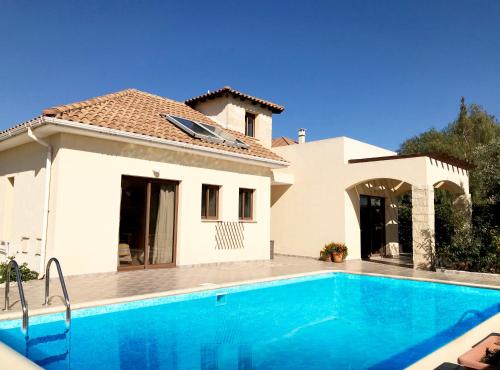 Amathousia Villa with private pool and sea view Pissouri