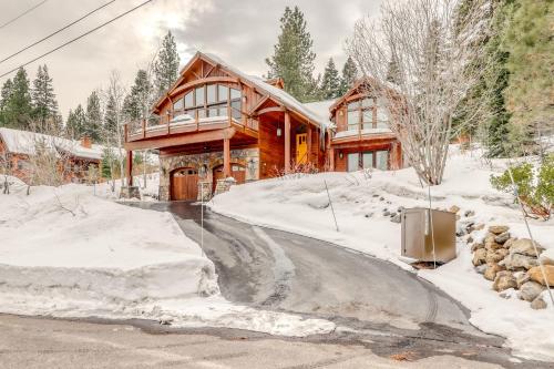 Extraordinary Tahoe-Donner Modern Mountain Home