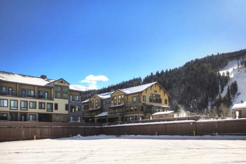2759 Slopeside Condo - image 3