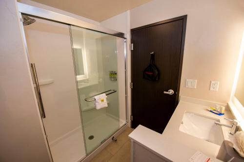 2 bedrooms, 4 beds