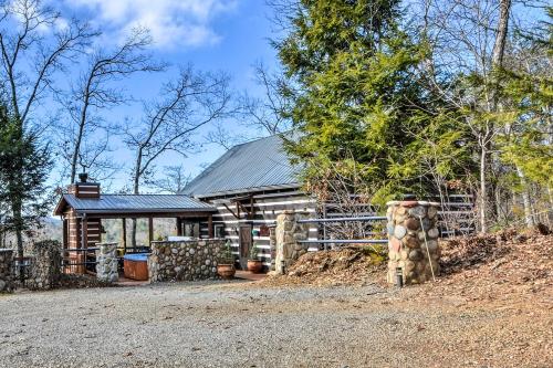 Cherry Log Mountain Cabin Hot TubFire Pit and More - image 4