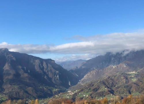 Giardino, DOSSENA Splendido Chalet di Montagna immerso nella natura in San Giovanni Bianco