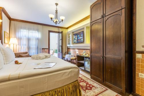 2 twin beds