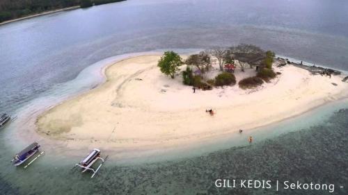 Bujang Lapuk Hostel near Gili Nanggu Island