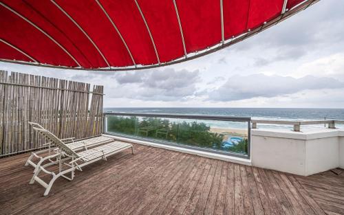 Benikea Hotel Mountain & Ocean Jumunjin Resorts in Gangneung-si