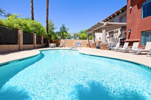 Holiday Inn Express & Suites Rancho Mirage - Palm Spgs Area, an IHG Hotel