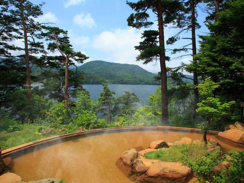 Термальная купальня, Urabandai Lake Resort Geihinkan Nekoma Rikyu in Китасиобара