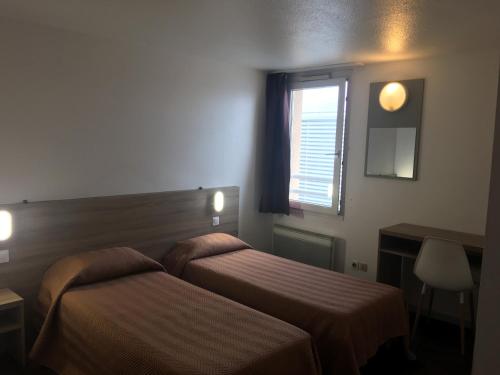 2 twin beds