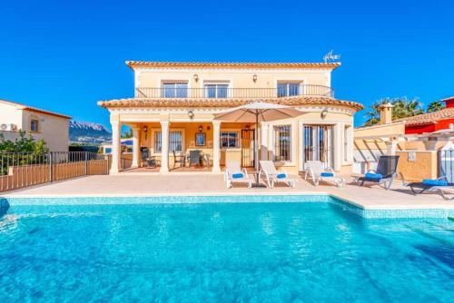 Ifac Villa Sleeps 8 with Pool Air Con and WiFi gîte à louer Ifac