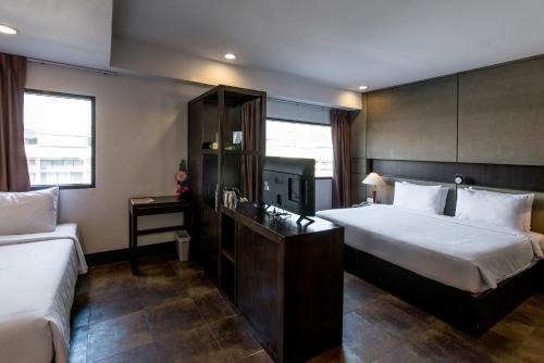 room detail thumbnail 1