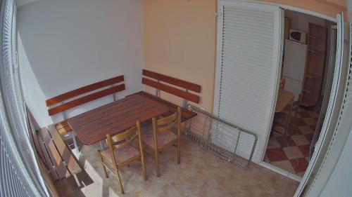 2 bedrooms, 3 beds