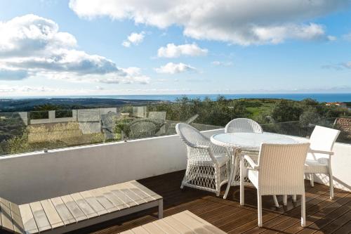 ระเบียง/ชานเรือน, Sea View Cascais Design Villa in มัลเวย์รา ดา เซร์รา