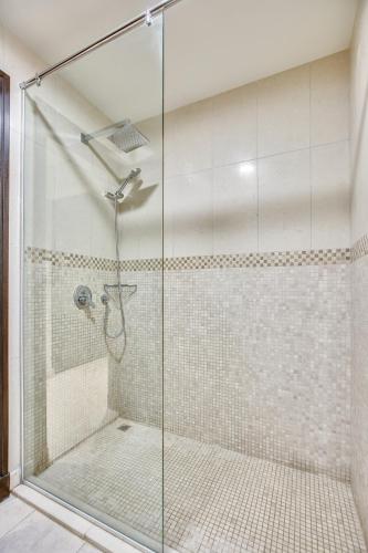 Luxury Apartments at Balqis Residence - image 14