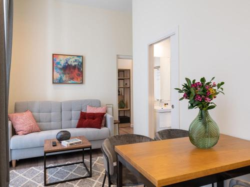 Homeart Apartments Malaga Room Type - One-Bedroom Apartment