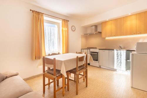 Villa Noce 1 - apartment with garden in Tesero