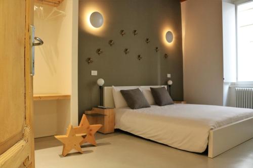 Large Double Room image 10