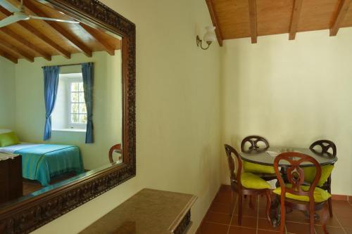 Two-Bedroom Suite with Pool View image 5