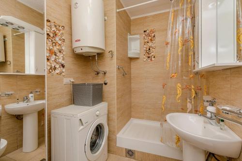 Palm Point Apartment - image 2