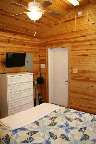 Moonlight Lake RV Park and Cottages - image 4
