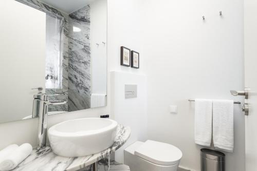 Bairro Alto Guesthouse - Tap to explore photos