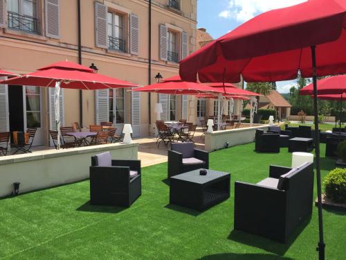 Exterior view, Hotel Domaine de l'Orangerie in Bonnat