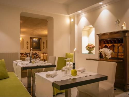Hotel Jolanda - image 12
