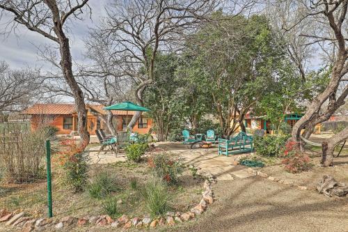 Vibrant Casa Paloma 2 with Patio - Near Vineyards!