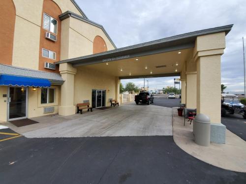 Americas Choice Inn & Suites - 숙소 외관