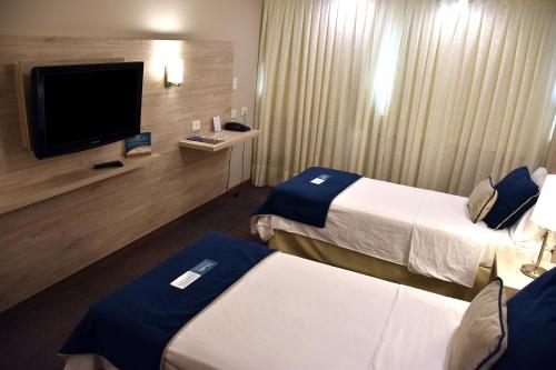 Twin Room image 4