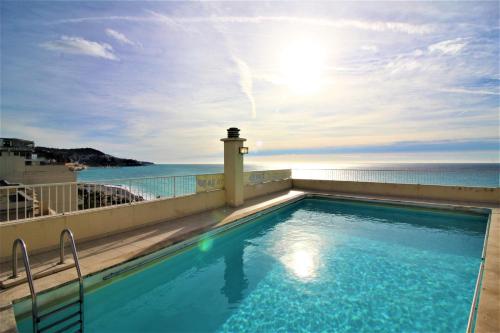 

Nice Booking - Résidence Luxe Promenade des Anglais Piscine