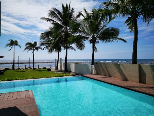 Swimming pool, Brizo Hotel and Beach Resort Bataan in Morong