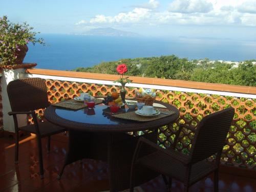 B&B Il Grappolo B&B Il Grappolo is perfectly located for both business and leisure guests in Anacapri. The property features a wide range of facilities to make your stay a pleasant experience. Take advantage of the h