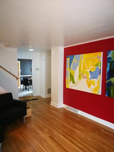 Rainbow House and small garden in Princeton Városközpont