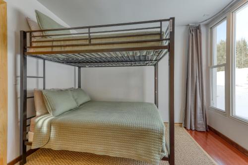 Contemporary Maine Retreat - image 4