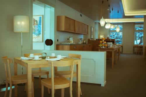 Comida y bebida, Hotel Alpenruhe - Vintage Design Hotel in Wengen