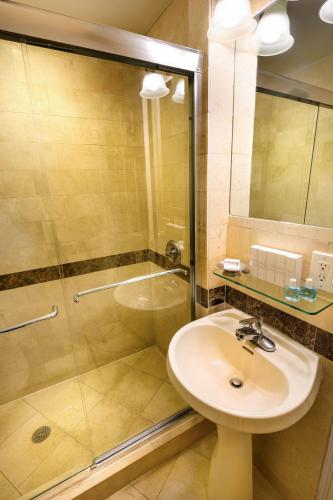 Ванная комната, Hotel Beacon in Аппер-Уэст-Сайд