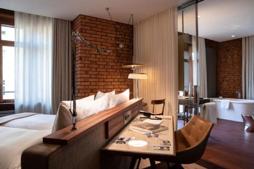 room detail thumbnail 0