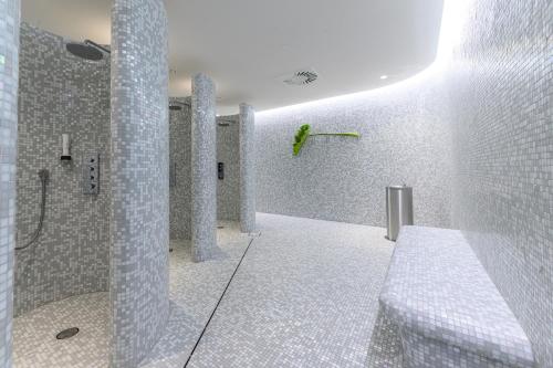 Hotel Caroline - image 14