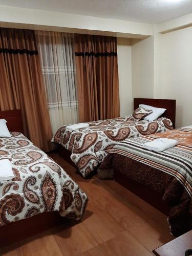 3 twin beds