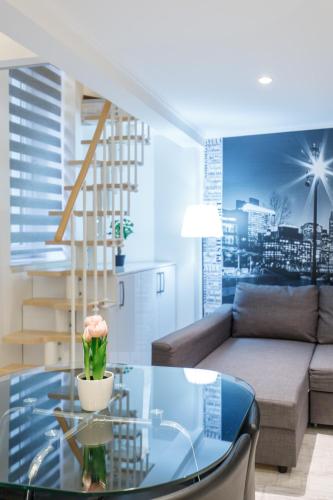 Sleek Minimalist Studio at Inner City, Budapešť (fotografie 5)