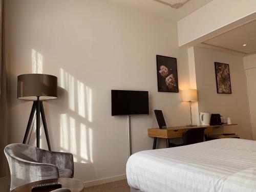 1 queen bed