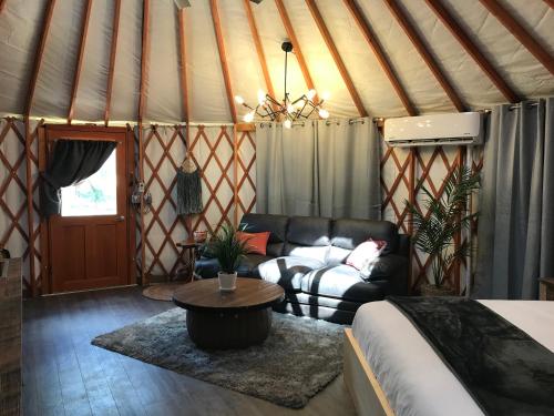 Escalante Yurts - Luxury Lodging