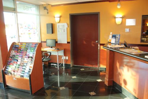 Lobby, SureStay by Best Western Richmond Vancouver Airport in Richmond (BC)