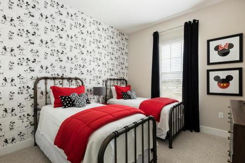 5 BR 6 Full BA Villa 5 min to Disney BBQ & Hot Tub - image 14