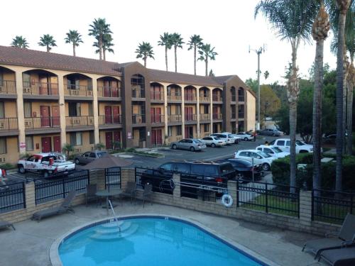 Five Star Inn - Accommodation - West Covina