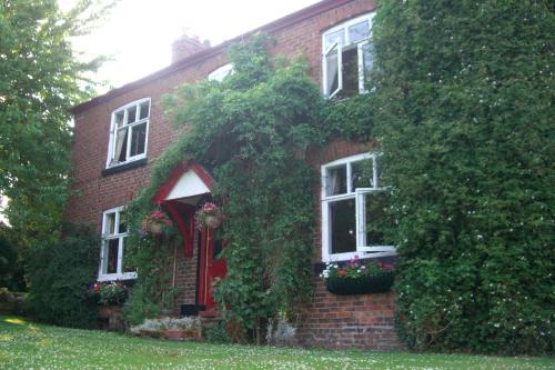 Ieeja, Ash Farm Country Guest House in Little Bollington