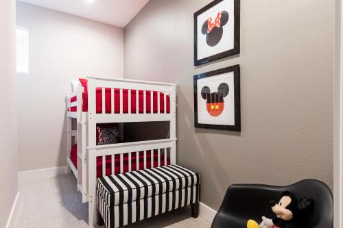 3 BR 3 BA Villa 5min to Disneyworld Hot Tub BBQ - image 12
