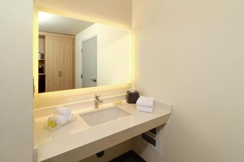 241076298 Holiday Inn - Ciudad Juarez by IHG